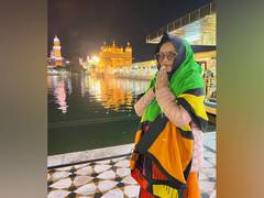 
      
      Rani Mukerji seeks blessings at Golden Temple 
      
      