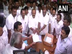 
      
      Tamil Nadu: EPS files nomination for AIADMK general secretary 
      
      