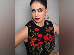 
      
       Genelia Deshmukh can't wake up late on Sunday, find out why
      
      