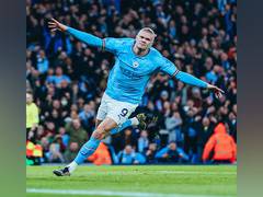 
      
      Manchester City defeat Burnley by 6-0
      
      