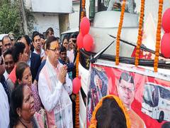 
      
      U'khand CM Dhami offers prayers at the Khatu Shyam in Tanakpur
      
      