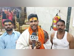 
      
      Cricketer Umesh Yadav offers prayer at Mahakaleshwar temple
      
      