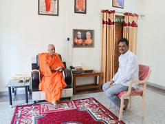 
      
      Muniratna backtracks from making 'Urigowda-Nanjegowda' film
      
      