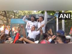 
      
      Police detain Cong workers protesting against conviction 
      
      