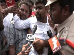 
      
      Hyderabad: Osmania University students protest over TSPSC issue
      
      