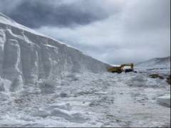 
      
      BRO opens Leh-Manali Highway in a record 138 days
      
      