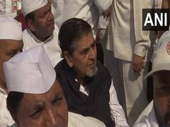 
      
      Anti-Sikh riots accused Jagdish Tytler joins Congress protest
      
      