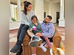 
      
      It's Spring vacation time for Soha Ali Khan, Kunal Kemmu 
      
      