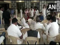 
      
      Congress protest at Red Fort: Delhi Police release leaders
      
      