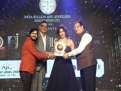 
      
      Chitrangda Singh turns showstopper for the grand finale of IBJA 
      
      
