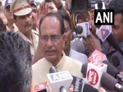 
      
      Indore temple tragedy: CM Chouhan meets victims in hospital
      
      