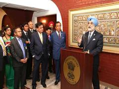 
      
      Indian Envoy to US meets Indian community members 
      
      