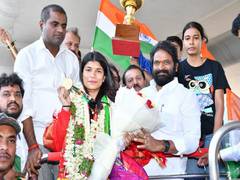 
      
      Nikhat Zareen receives rousing welcome in Hyderabad
      
      