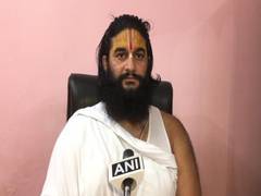 
      
      Ayodhya: Hanumangarhi seer invites Rahul Gandhi to stay at temple
      
      