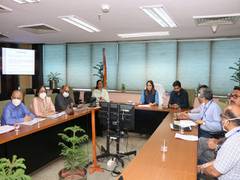 
      
      Delhi Mayor holds meeting with health officials amid covid surge
      
      