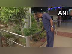 
      
      Bihar: Bomb threat at Patna airport, search operations underway
      
      