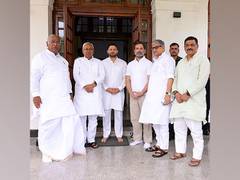 
      
      Nitish, Tejashwi meet leaders of Congress, AAP
      
      