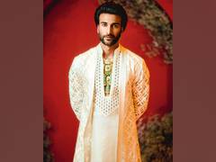 
      
      Meezaan Jafri performs Umrah ahead of Ramzan
      
      