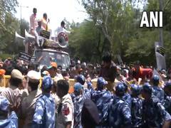 
      
      Delhi: BJP workers protest against Delhi CM Arvind Kejriwal
      
      