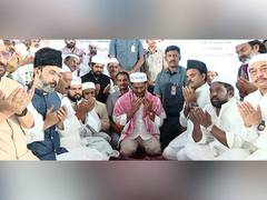 
      
      Andhra CM attends Iftar organised by State Govt
      
      