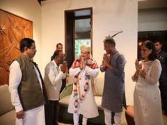 
      
      K'taka polls: Nadda holds meeting with BJP leaders
      
      