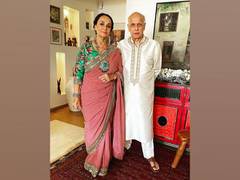 
      
      Soni Razdan wishes Mahesh Bhatt on their 37th wedding anniversary
      
      