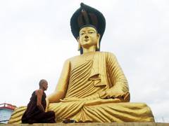 
      
      Magnificence, magnanimity, morality:Maiden Global Buddhist Summit
      
      