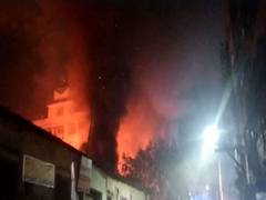 
      
      Kolkata: Fire breaks out in transformer, spreads to godown
      
      