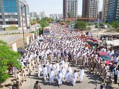 
      
      Acharya Mahashraman's auspicious arrival at Surat
      
      