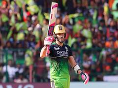 
      
      RCB skipper Faf du Plessis names a legend from past to play IPL
      
      