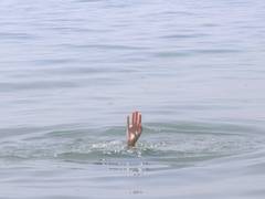 
      
      Mumbai: 12-year-old boy drowns in Arabian Sea
      
      