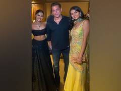 
      
      Salman's pics with  Bhagyashree's daughter go viral
      
      