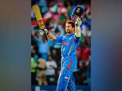 
      
      Anil Kapoor to Sidharth, celebs wish Sachin Tendulkar on B'Day 
      
      