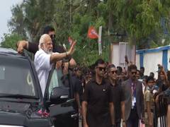 
      
      PM Modi holds roadshow in Kerala's Thiruvananthapuram
      
      
