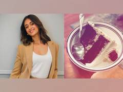 
      
      Mom-to-be Ileana enjoys black forest cake made by her sister
      
      