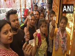 
      
      Kolkata eatery's idea of anniversary celebration a hit with patro
      
      