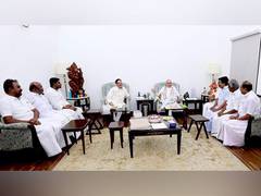 
      
      AIADMK leaders meet Amit Shah in presence of JP Nadda, Annamalai
      
      