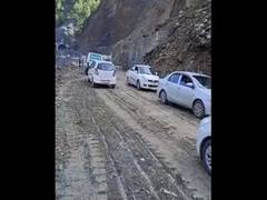 
      
      Vehicular movement restored at Jammu-Srinagar highway
      
      