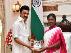 
      
      Tamil Nadu CM Stalin calls on President Murmu in Delhi
      
      