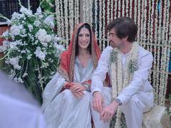 
      
      Former Pakistan PM Benazir Bhutto's niece, Fatima, ties knot
      
      