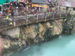 
      
      Chardham pilgrims stopped at Srinagar due to bad weather
      
      