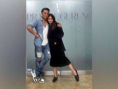 
      
      Alia Bhatt poses with Indian fashion designer Prabal Gurung
      
      