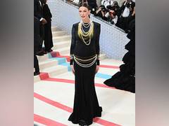 
      
      Karlie Kloss announces her pregnancy at Met Gala 2023 
      
      