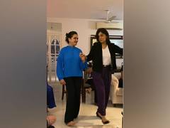 
      
      WATCH: Neetu Kapoor, Padmini Kohlapure groove to 'Naatu Naatu'
      
      