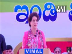 
      
      BJP looted Rs 1.5 lakh crore from Karnataka, says Priyanka Gandhi
      
      
