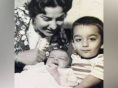 
      
      Sanjay Dutt remembers Nargis, writes 