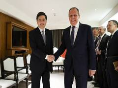 
      
      Russian Foreign Minister Lavrov meets Chinese counterpart in Goa
      
      