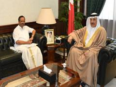
      
      MoS Muraleedharan, Bahraini Labour Minister hold meeting
      
      