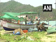 
      
      Karnataka polls: Fishermen in Uttara Kannada laud welfare measure
      
      