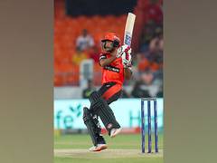 
      
      SRH's Mayank Agarwal completes 2500 runs in IPL 
      
      